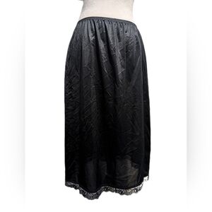 Vintage Deena Sz L Elegant Black Lace Trim Skirt Slip